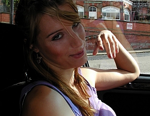 content/angelina-bts/2.jpg