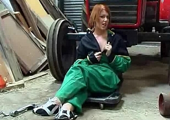 content/laralee-tractor/0.jpg